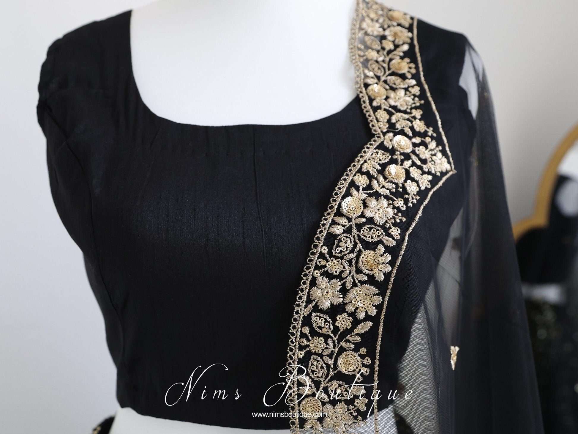 Nims Boutique Sleeveless Black Raw Silk Blouse 8-28