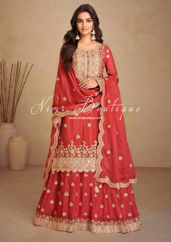 Luxury Red Embroidered Lehnga Suit (Size 12-14)