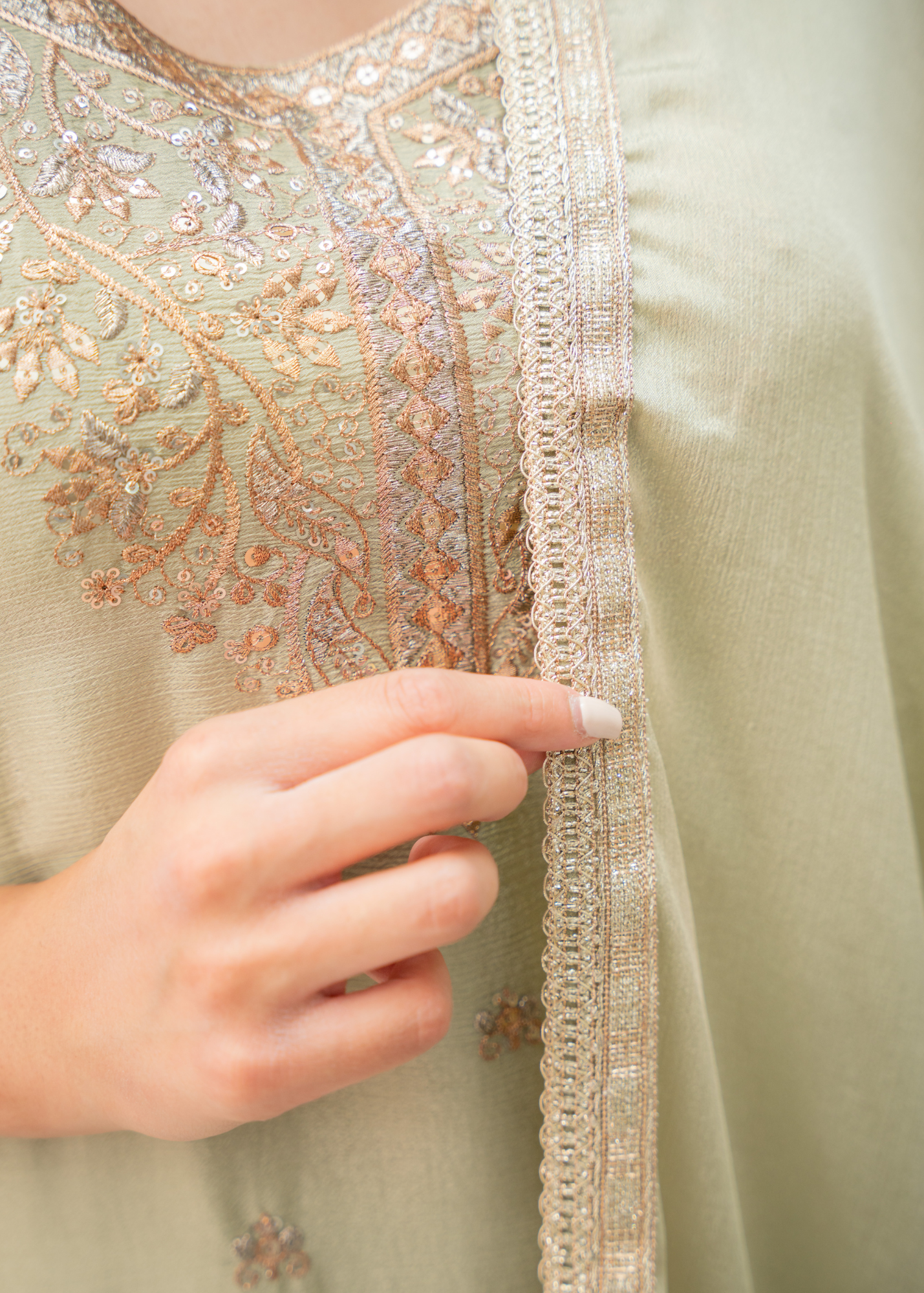 Thread Embroidery Salwar Suits Size 10-12 (various colours)