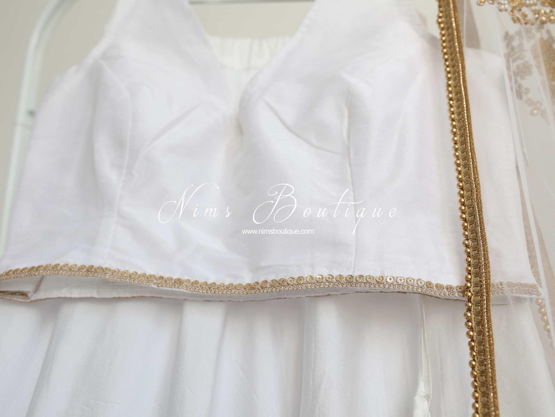 Nims Boutique Rupa White Luxury Silk V Neck Blouse size 4-16