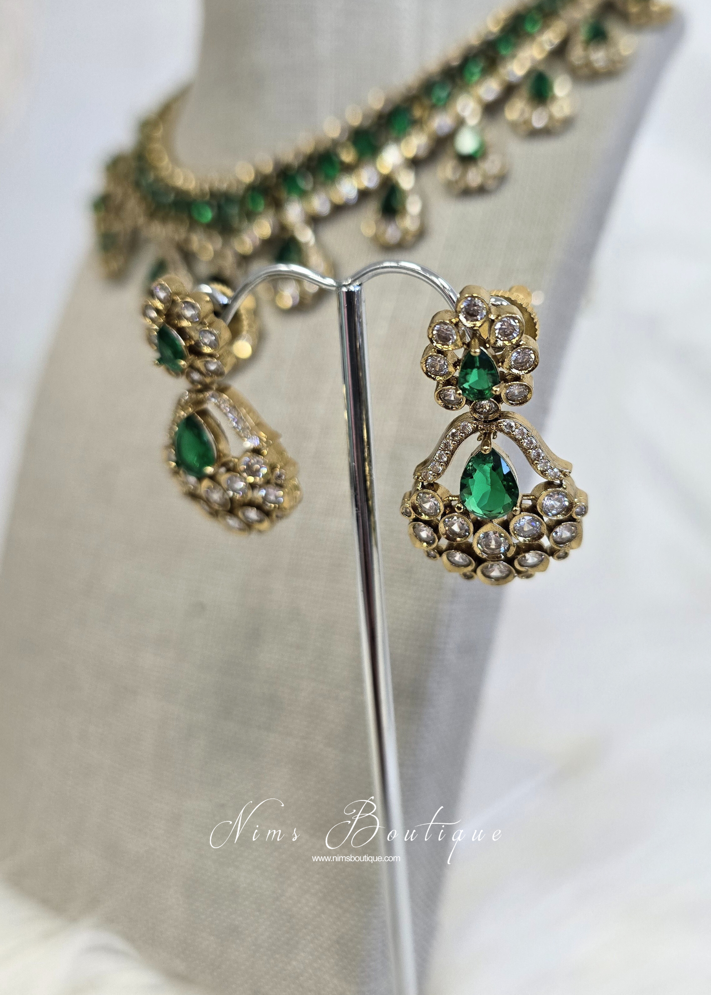 Ahana Emerald Green Stone Jewellery Set