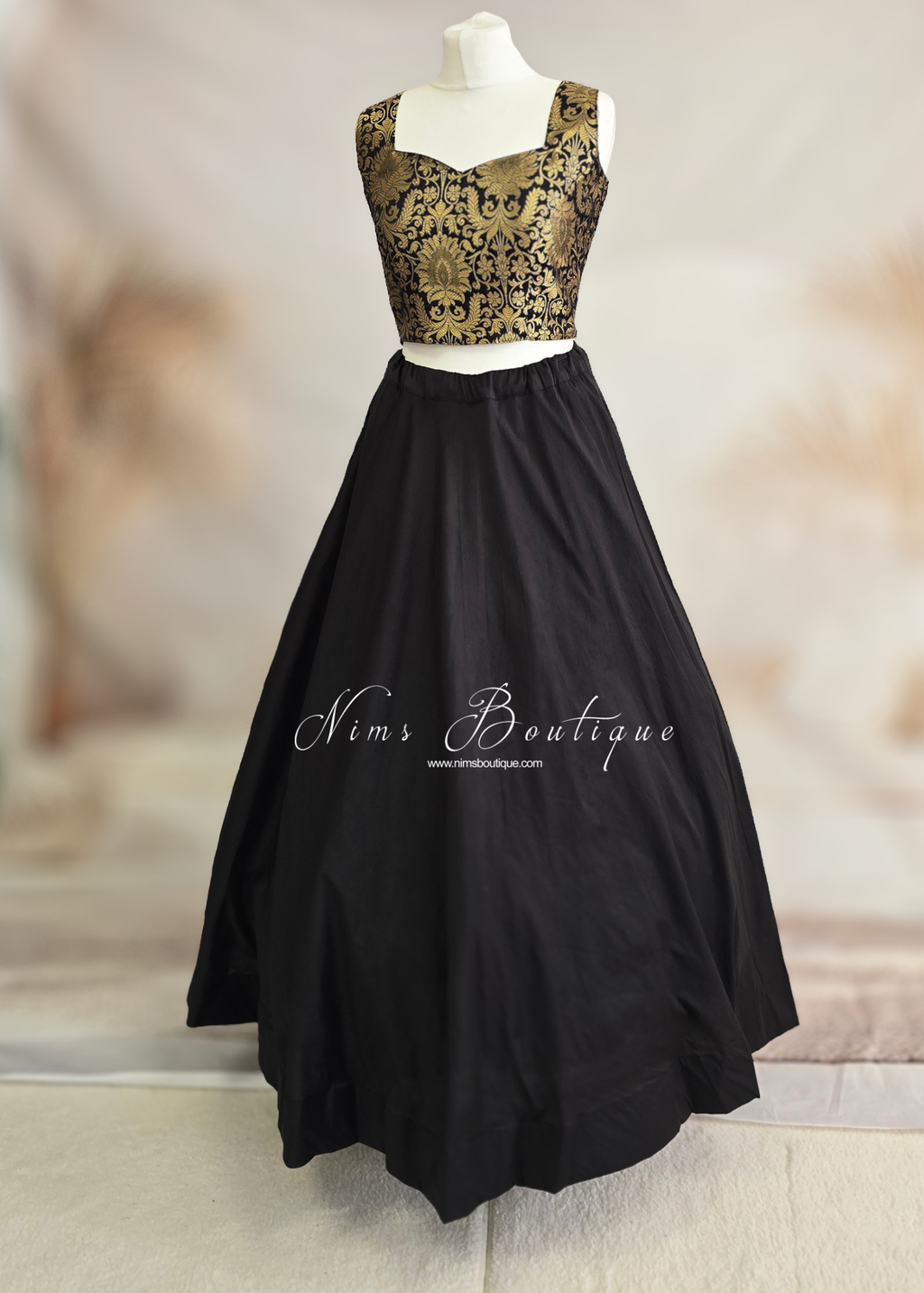Black Brocade Sleeveless Blouse (4-16)