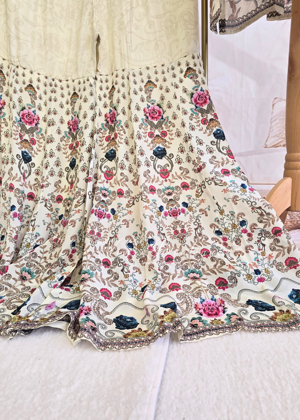 Cream Printed Floral Gharara Suit (size 14-18)