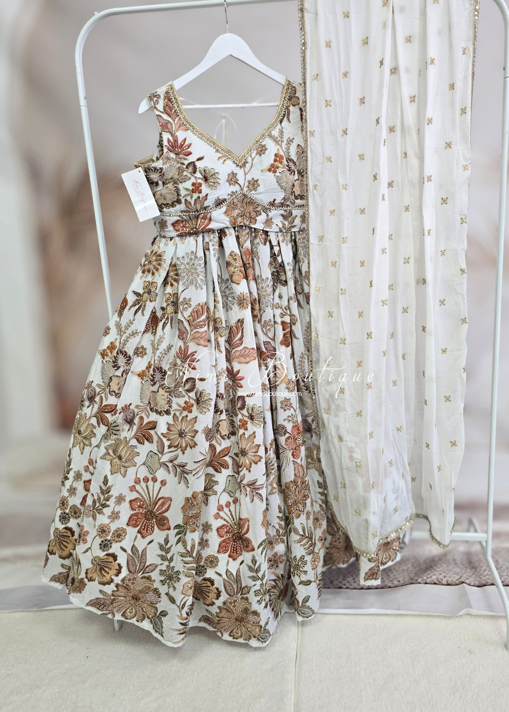 Luxury Floral Embellished Lehnga (size 12)