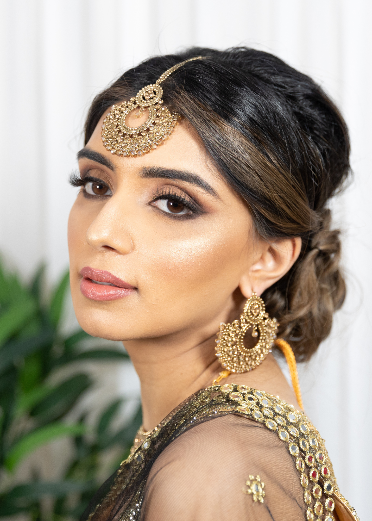 Royal Gold Stone Chand Tikka Set