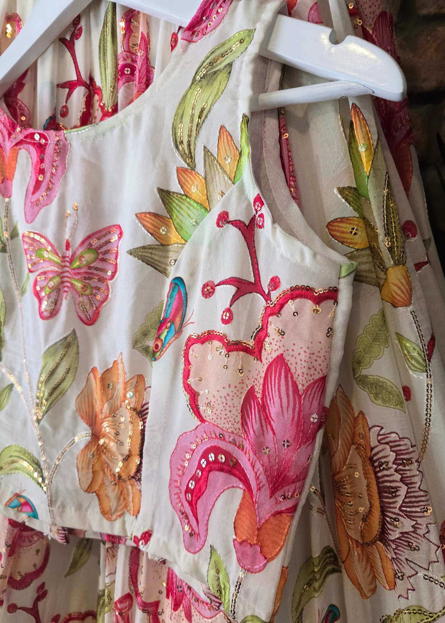 Evelina Ivory Multicolour Floral Sleeveless Blouse