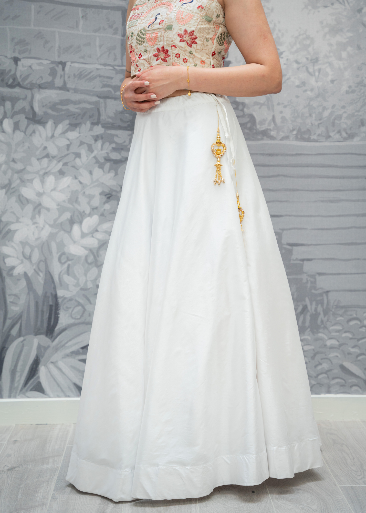 Readymade White Silk skirt/lehnga (sizes 4-22)