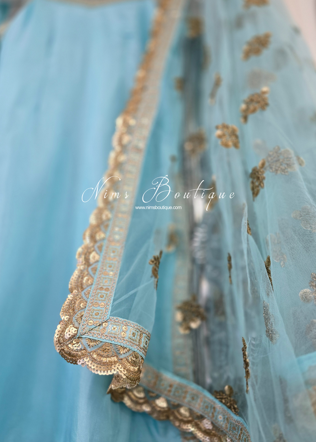 Sleeveless Sky Blue Silk Pajami Suit (sizes 18 to 22)