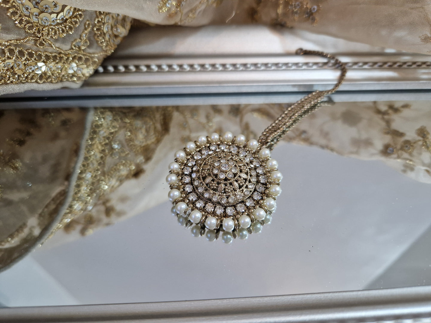 Statement Royal Antique Gold & Pearl Tikka (SS18)