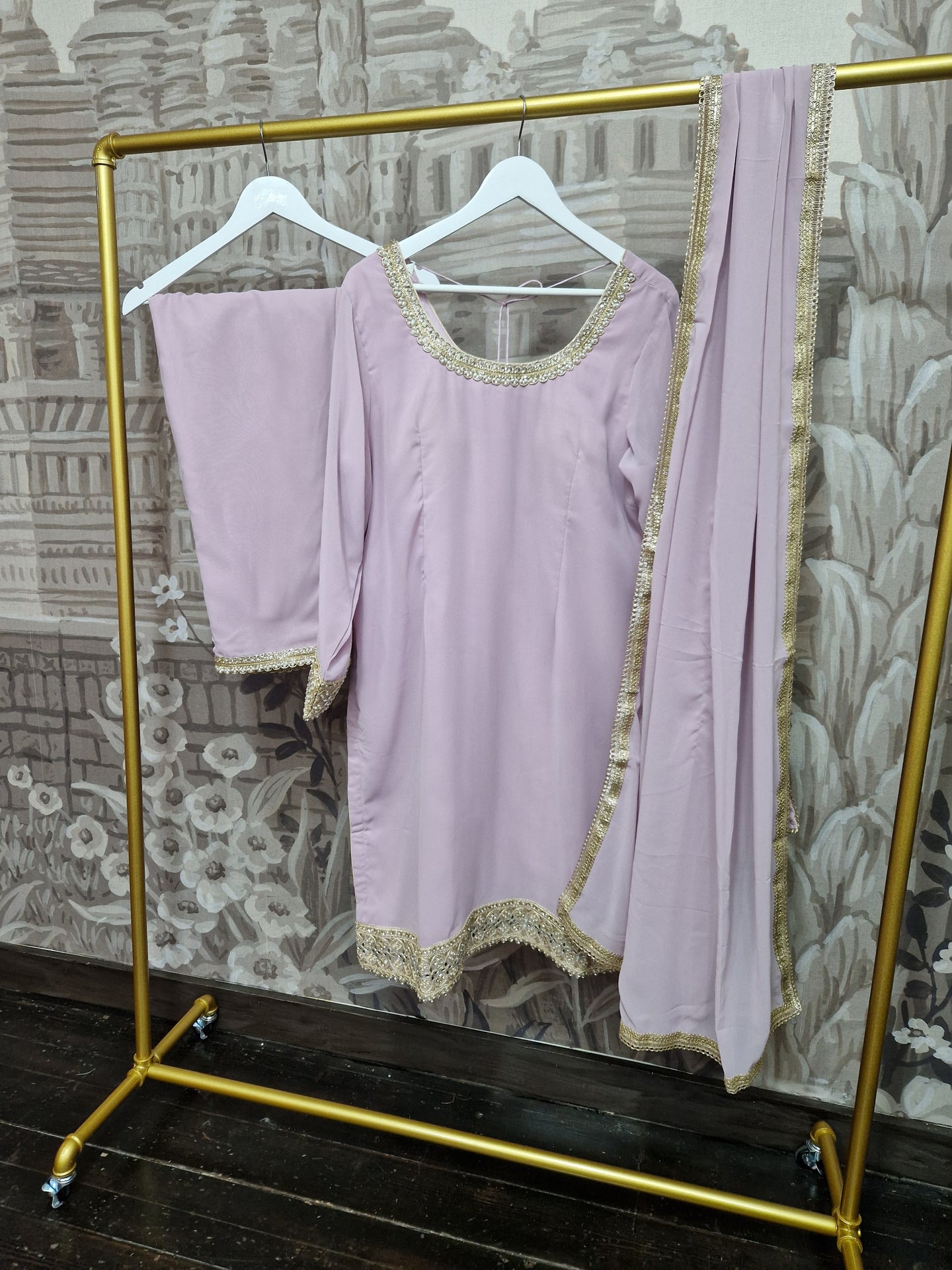 Lilac Trouser Suit (Size 18-20)