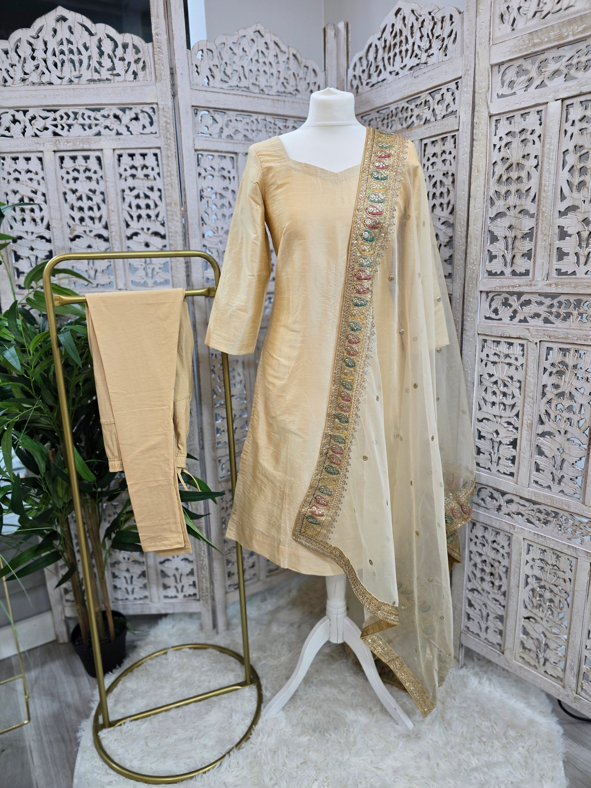 Indira Gold  Pajami Suit with sleeves (sizes 4 to 18)