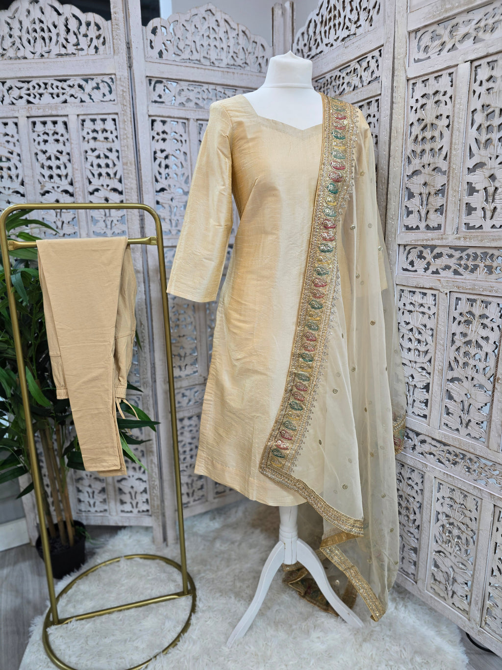 Indira Gold  Pajami Suit with sleeves (sizes 4 to 18)