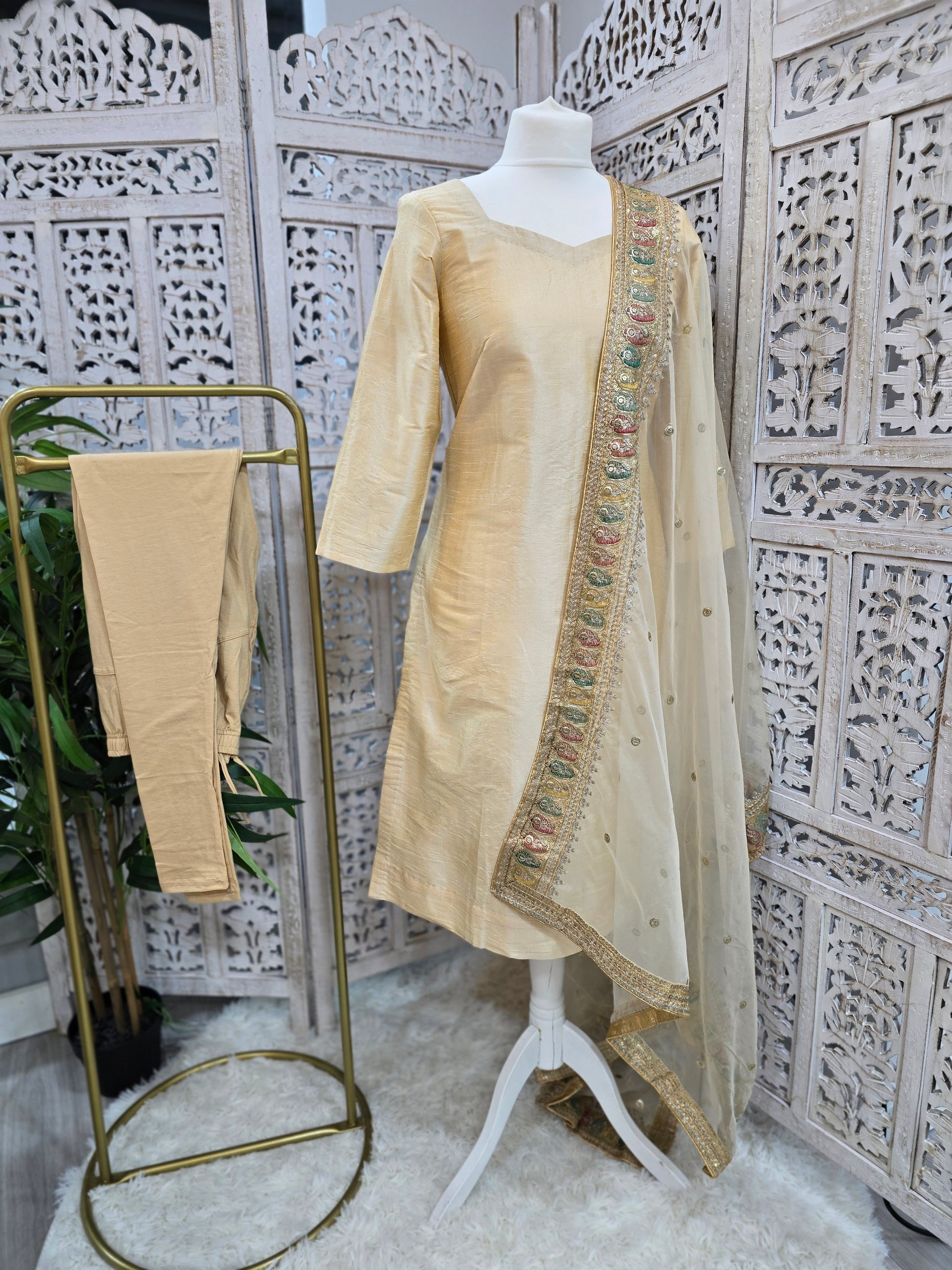 Indira Gold  Pajami Suit with sleeves (sizes 4 to 18)