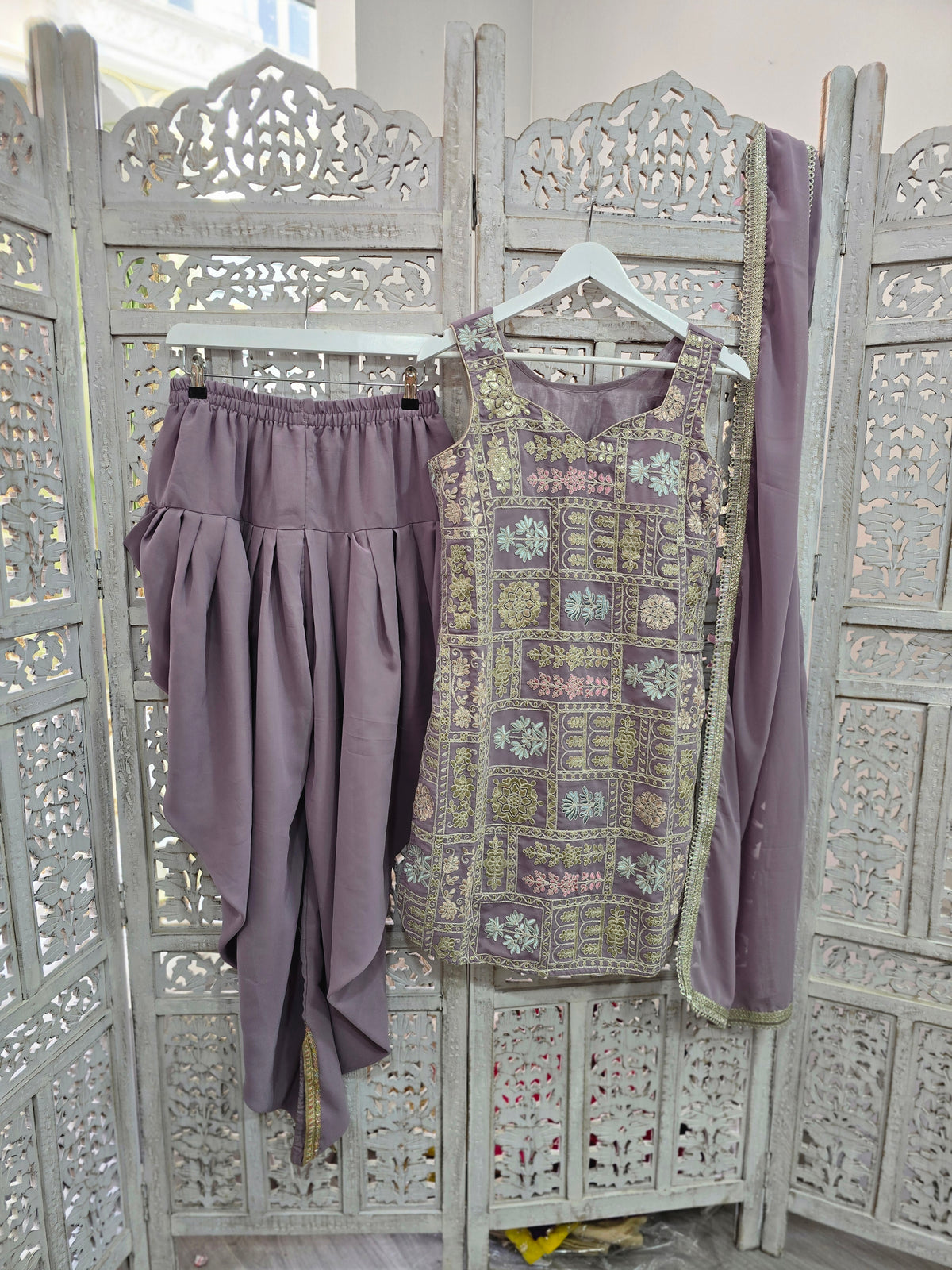 Lilac Embroidered Dhoti Salwar Suit (Size 10- 12)