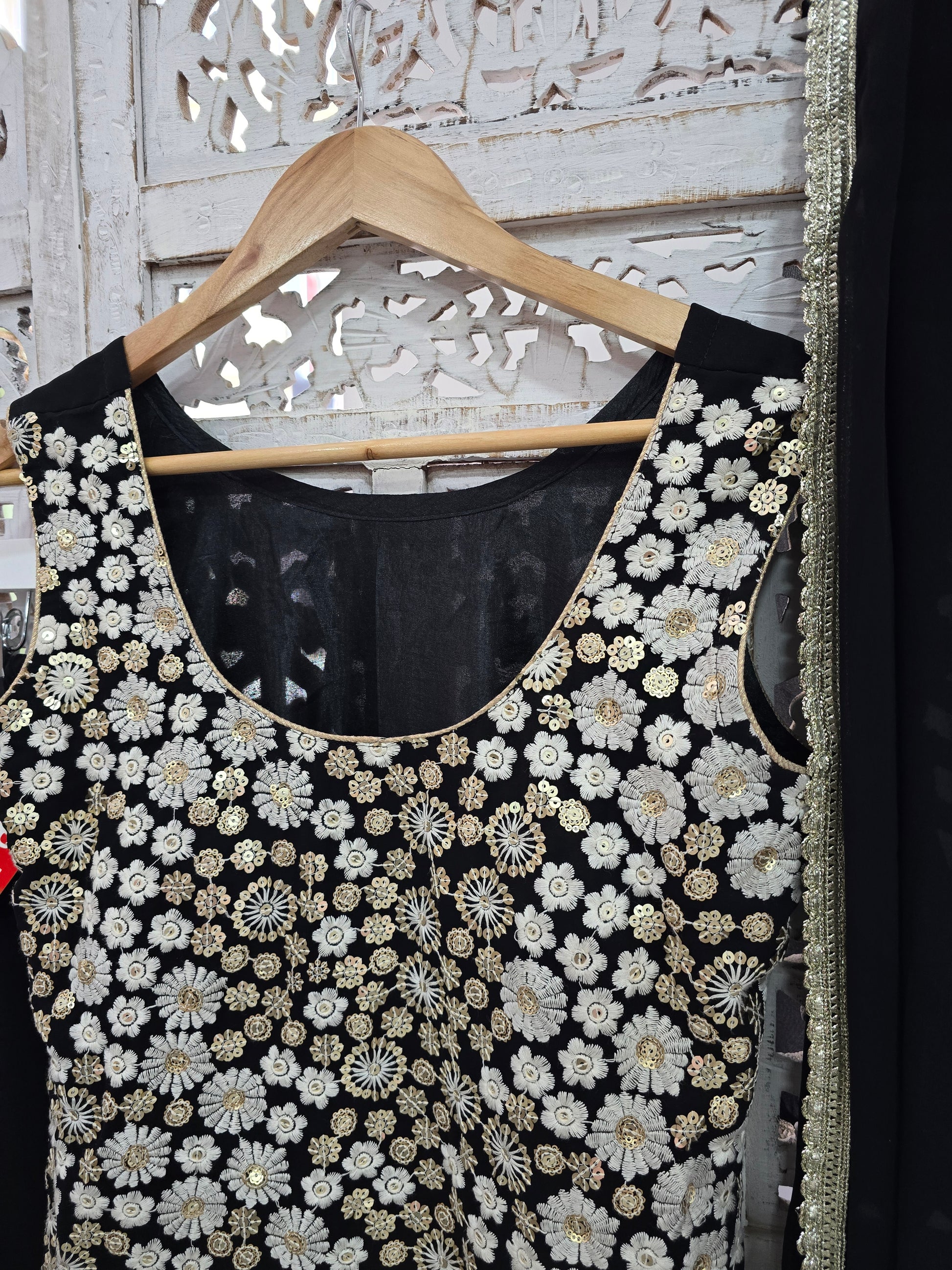 Black & White Embroidered Gharara Suit (Size 10-12)