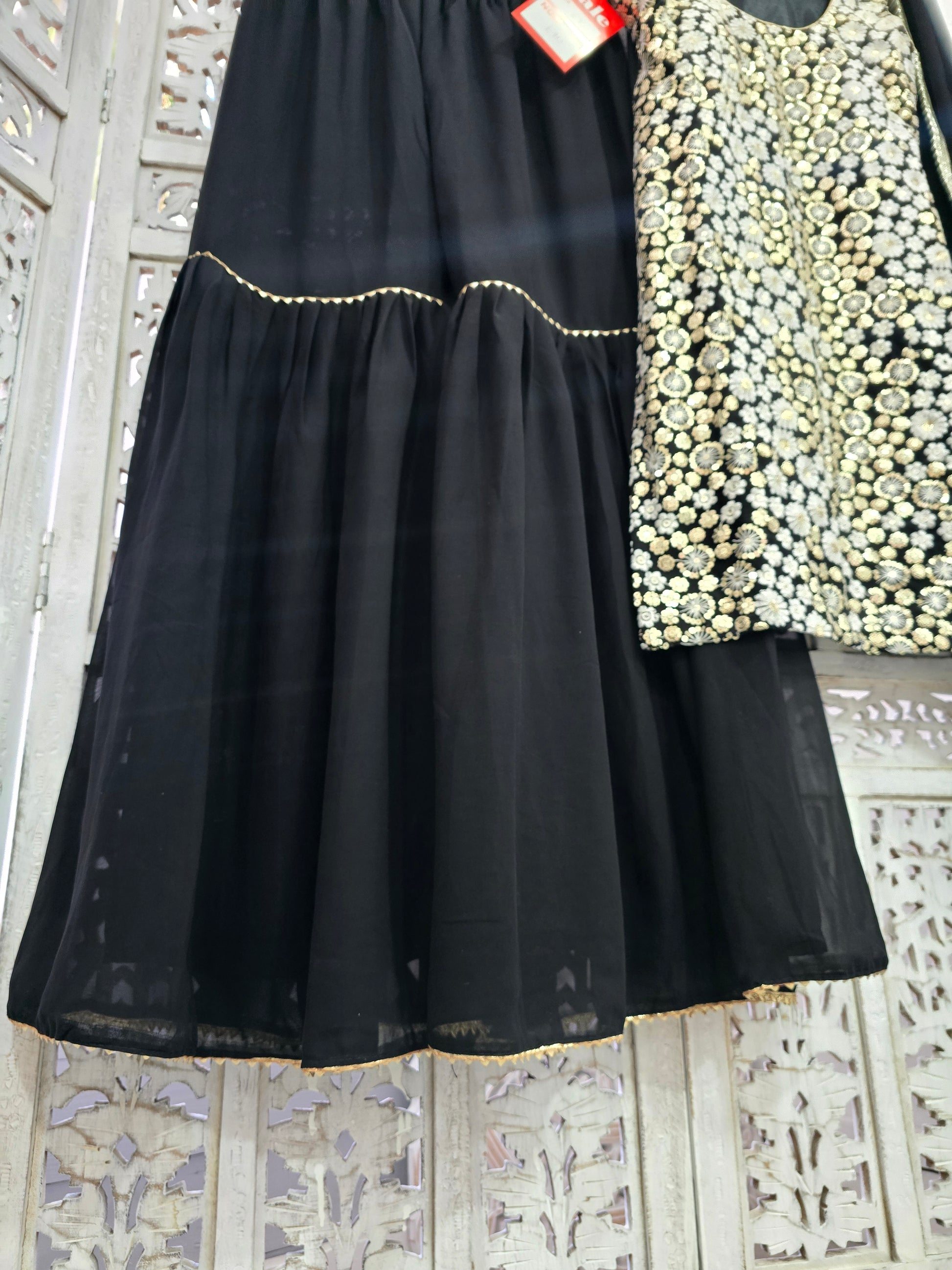 Black & White Embroidered Gharara Suit (Size 10-12)