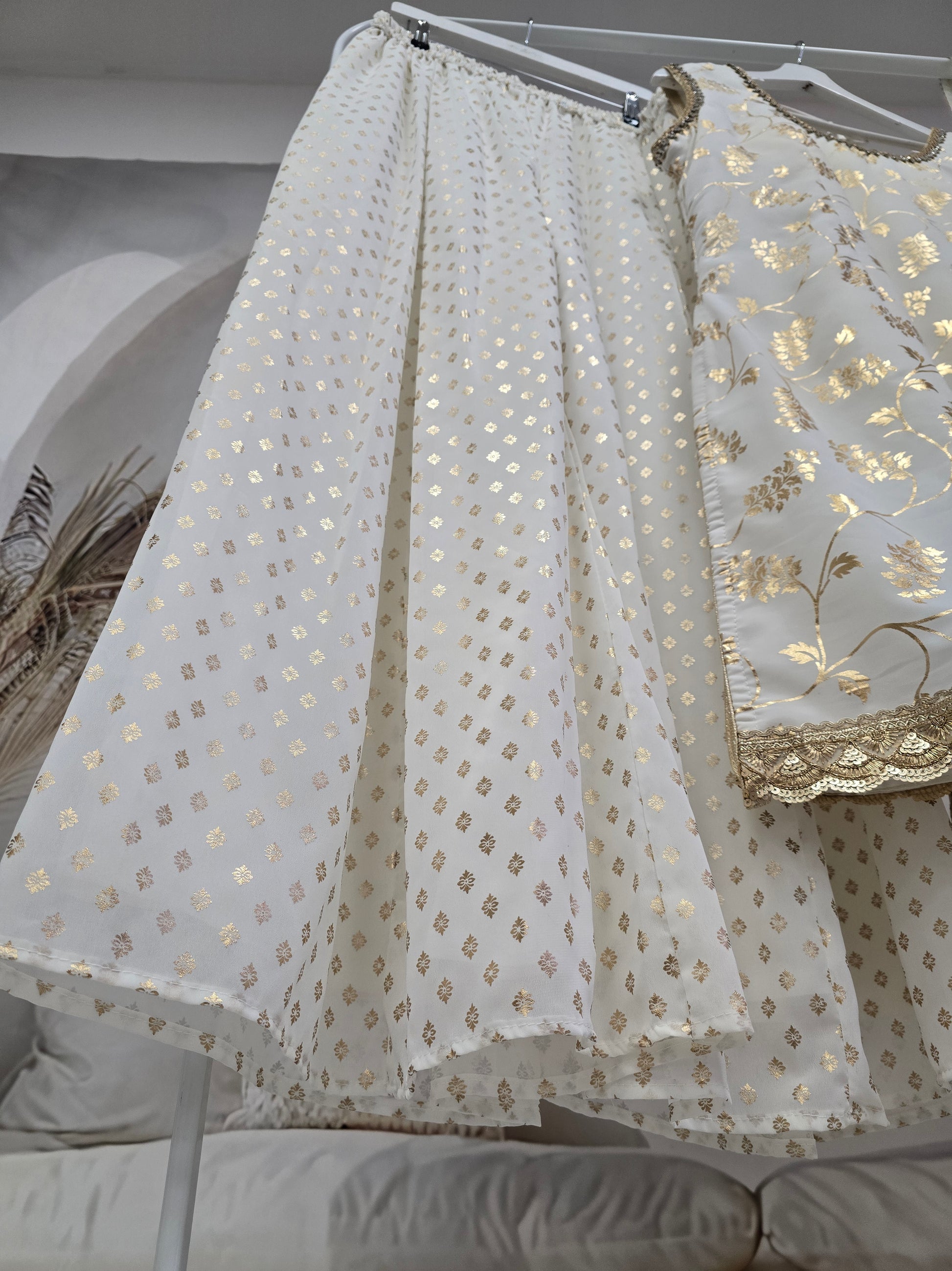 Cream foil print sharara suit (Size 16-18)