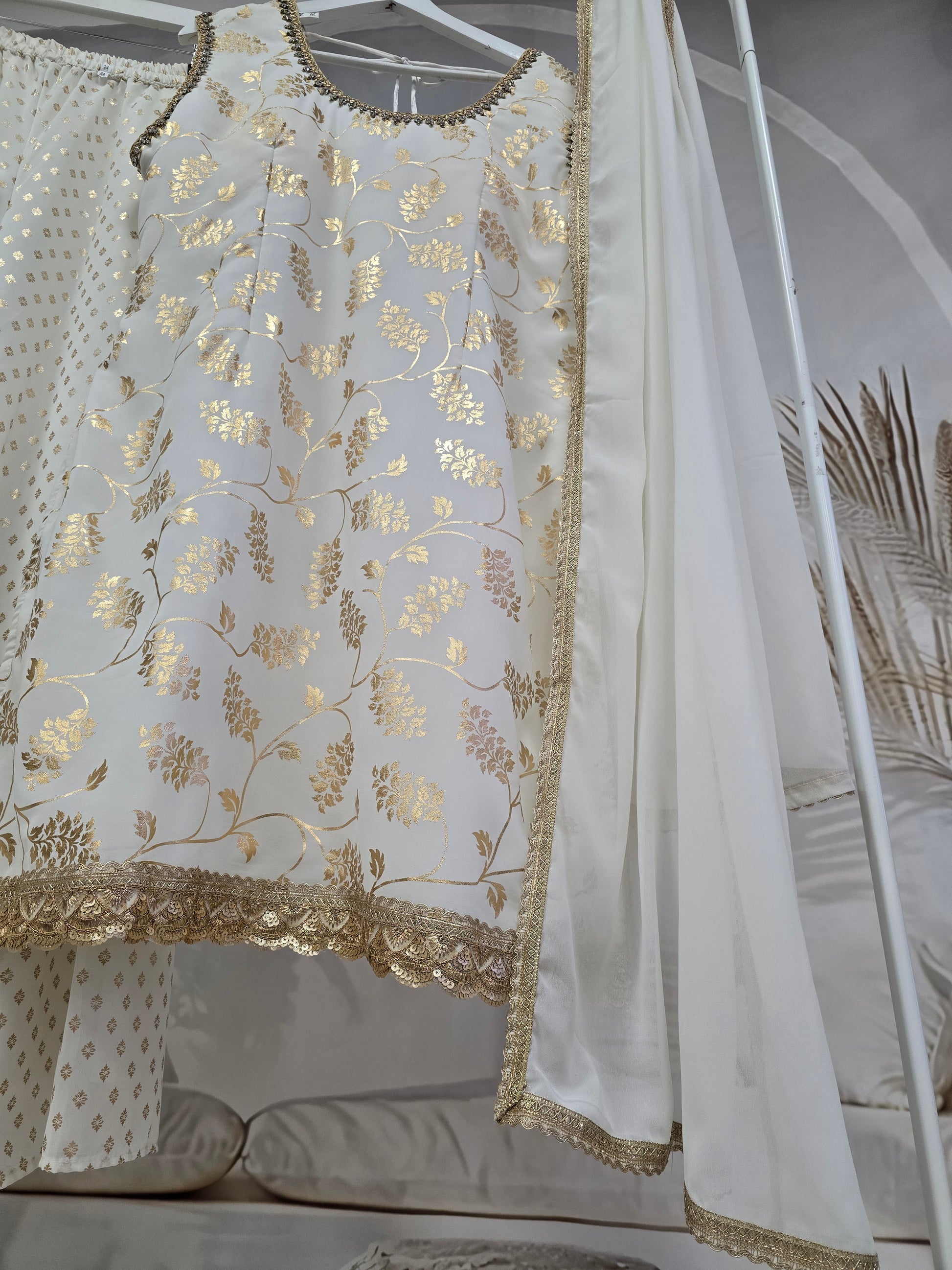 Cream foil print sharara suit (Size 16-18)