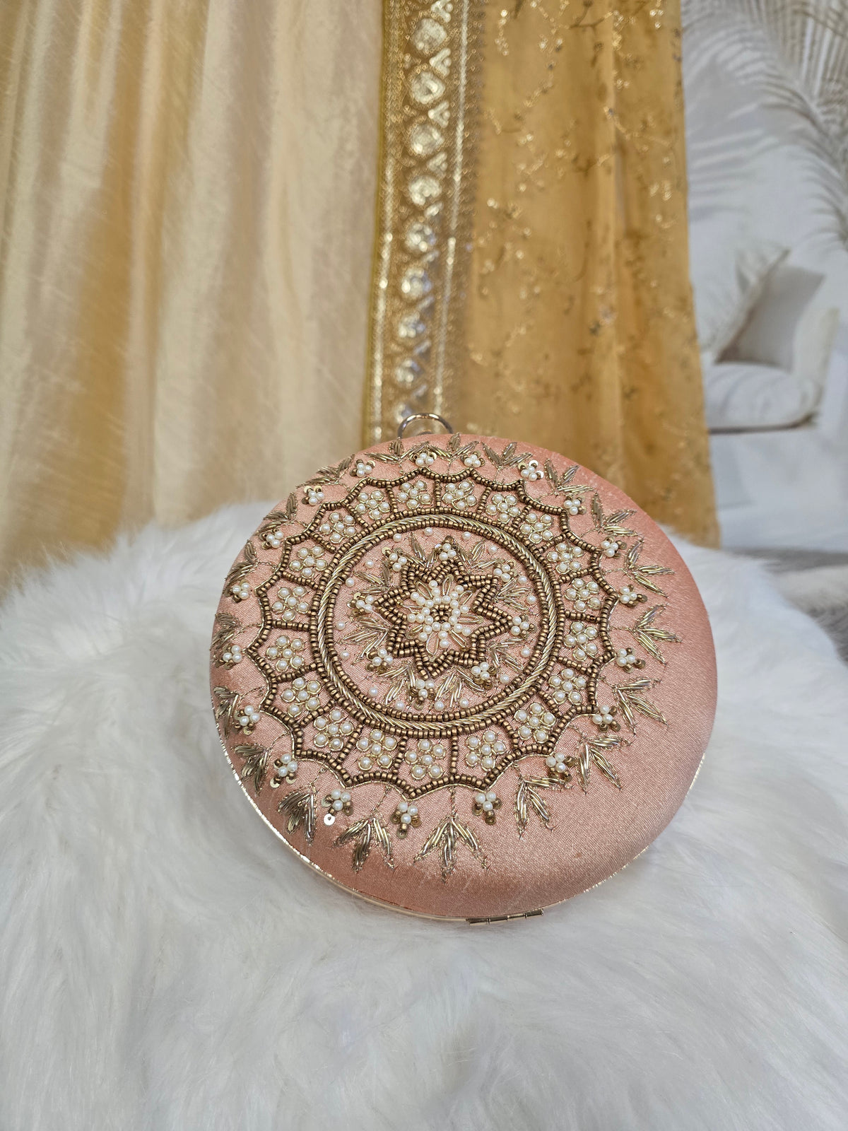 Round Peach & Pearl Clutch Bag *slight fault*