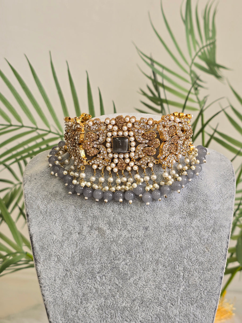 Maharani Grey Choker Necklace