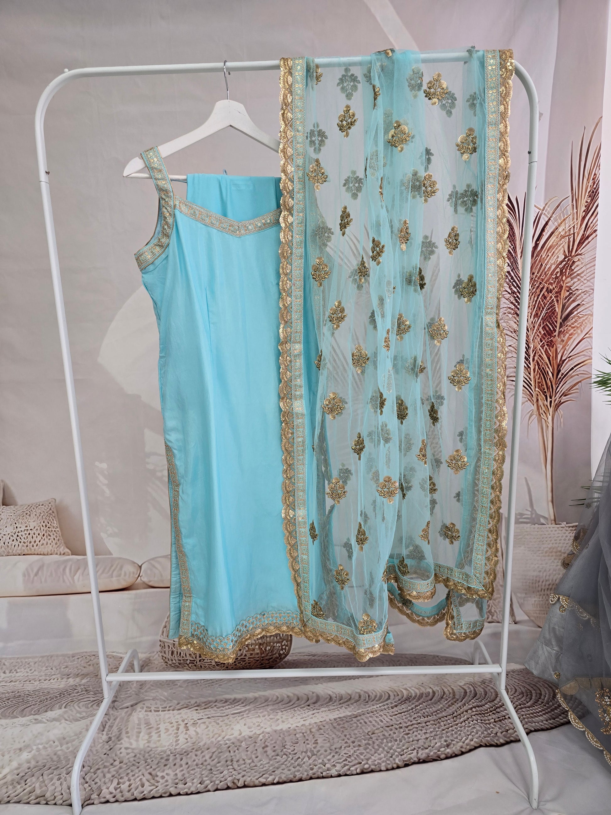 Sleeveless Sky Blue Silk Pajami Suit (size 16-18)
