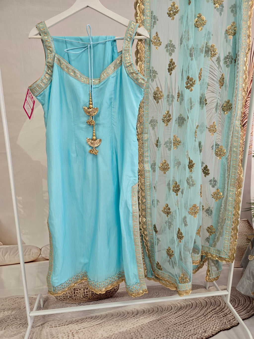 Sleeveless Sky Blue Silk Pajami Suit (size 16-18)