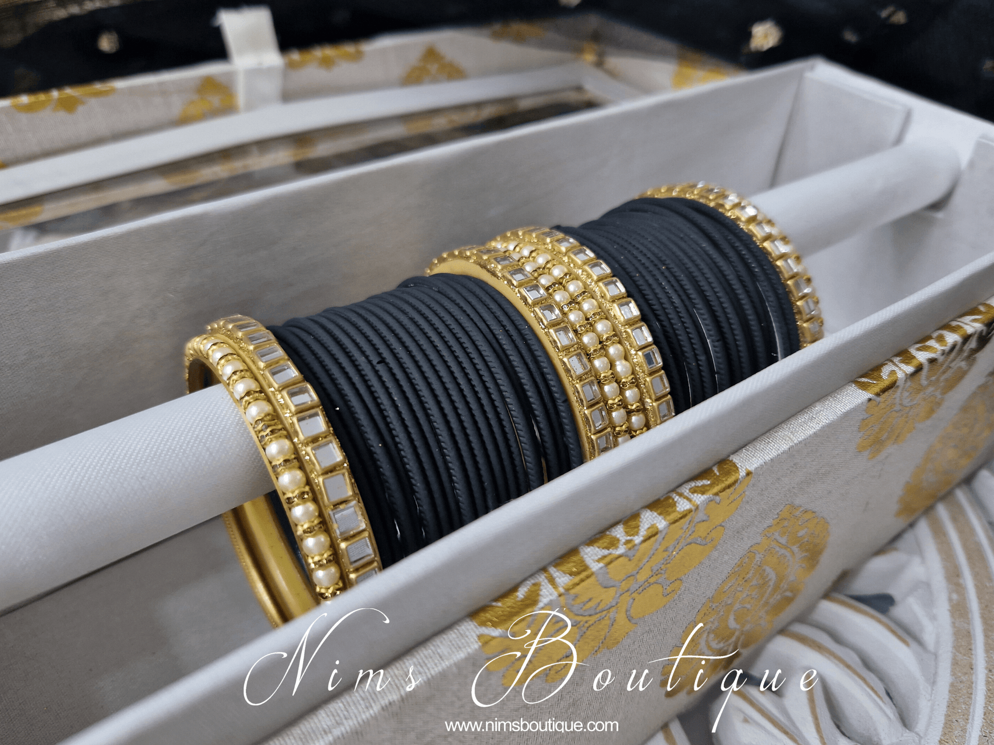 Nims Boutique Black & Kundan Set of Bangles BN