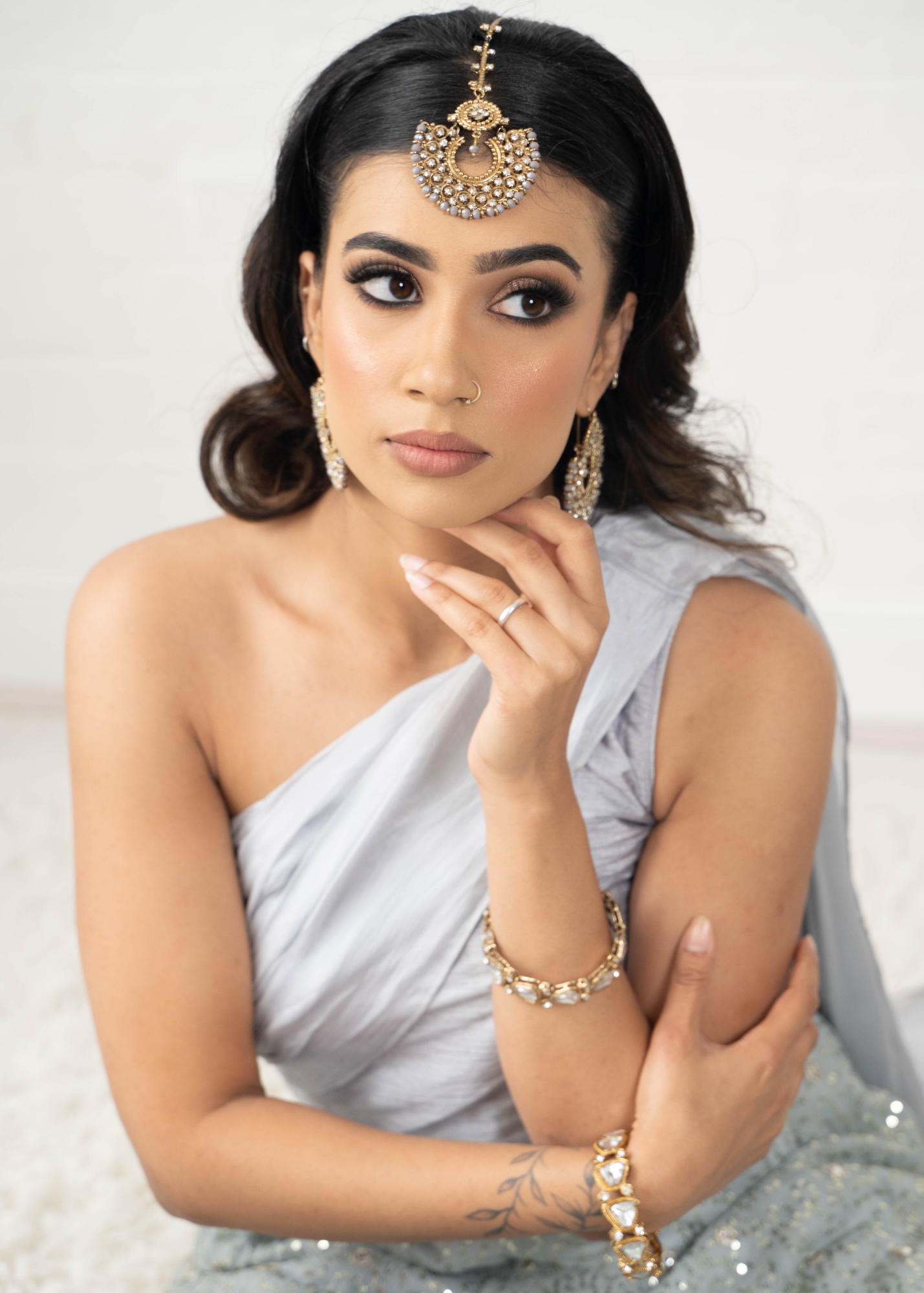 Royal Grey Chand Tikka Set
