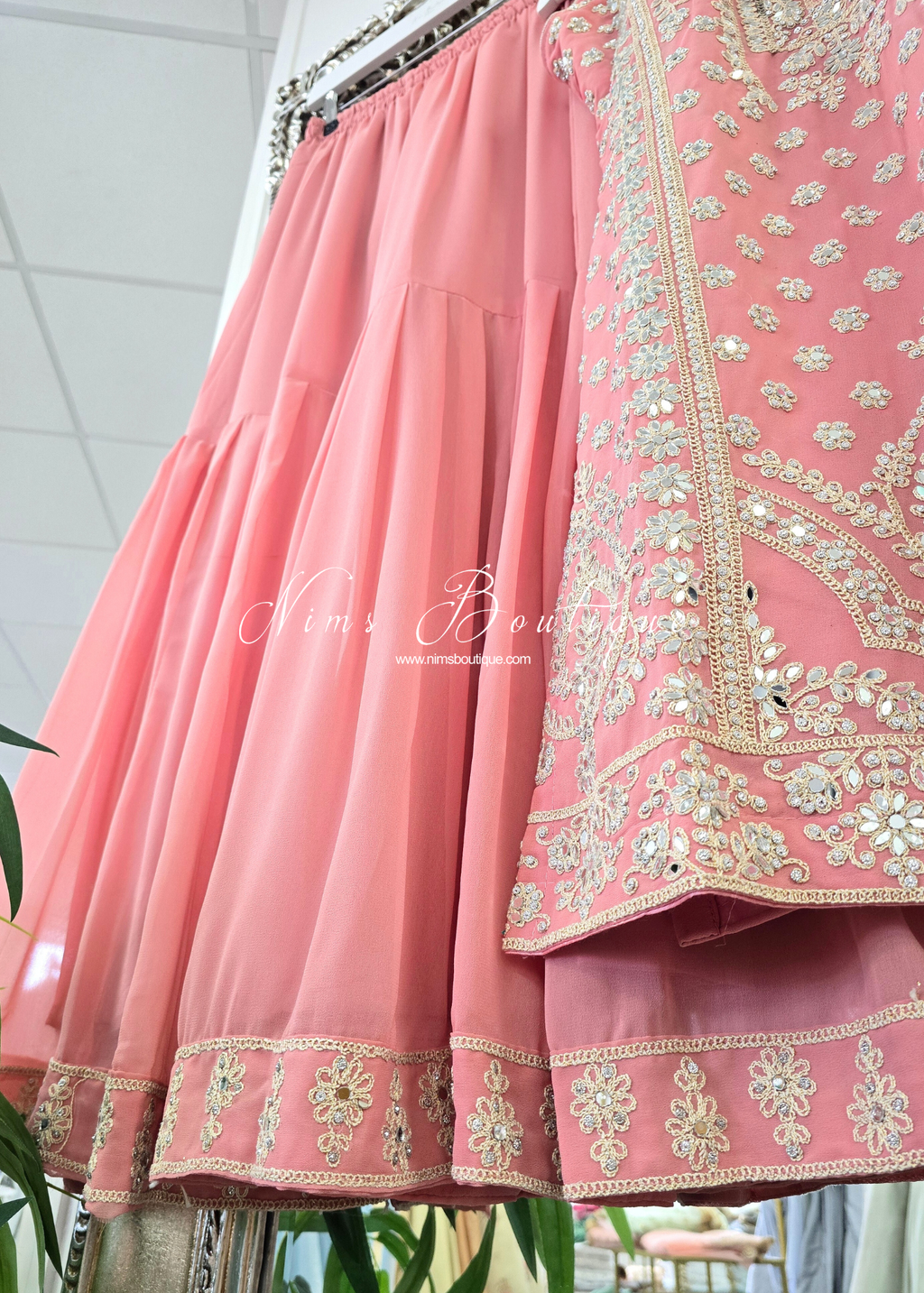 Dusky Pink Thread Embroidered Gharara Suit (size 10-12)