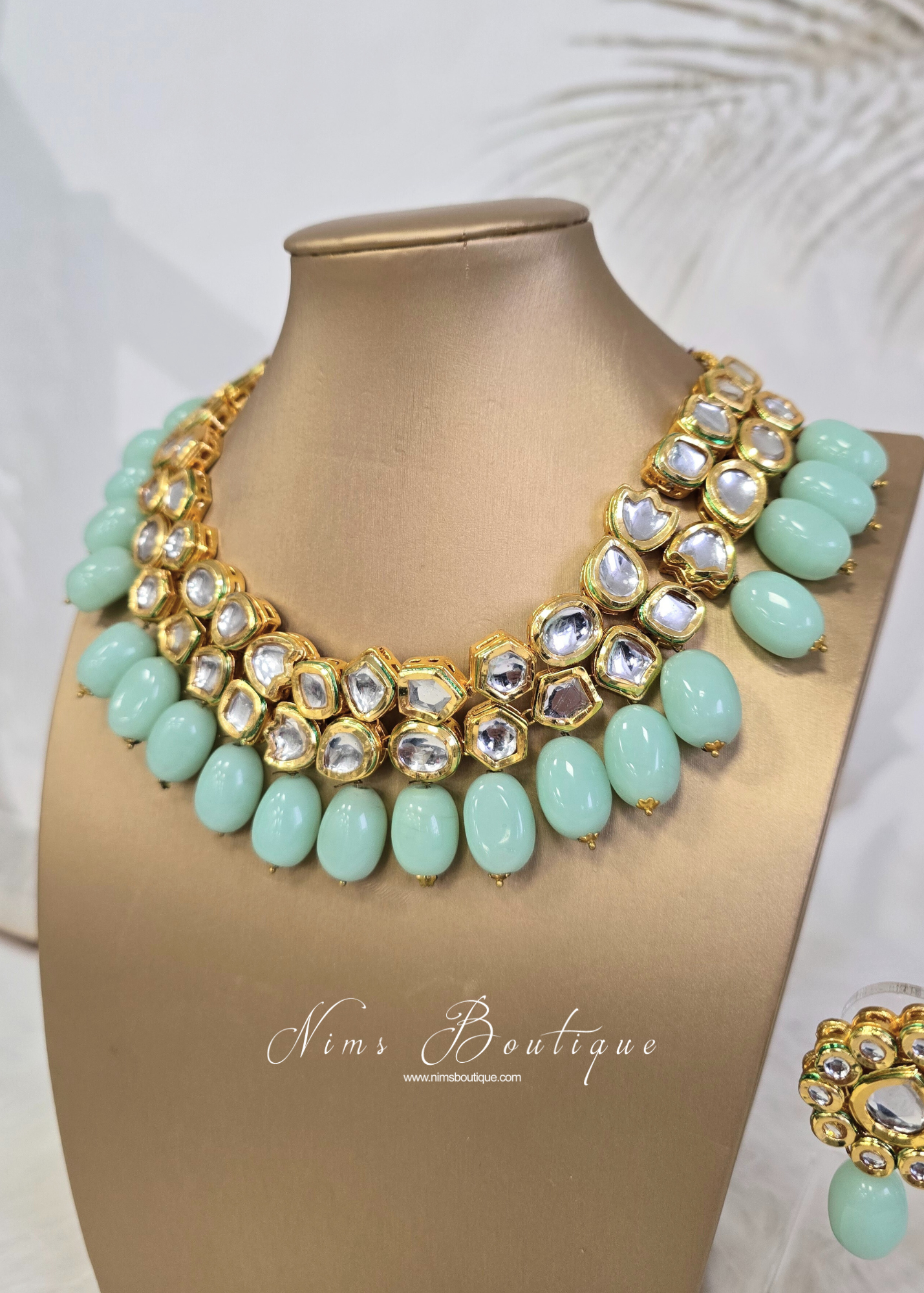 Mint Akira Kundan Set (slight fault)