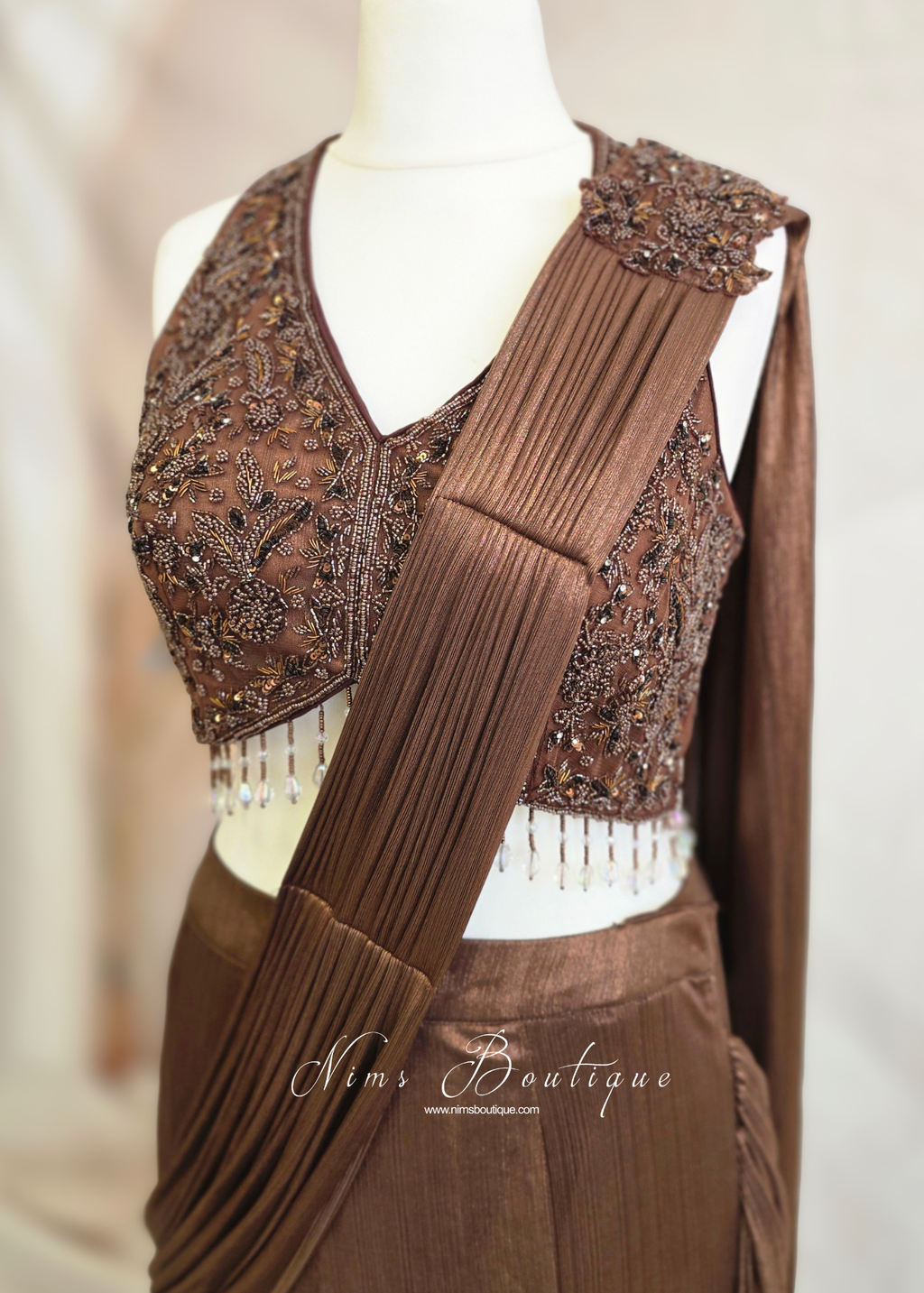 Luxury Halterneck Lehnga Sari (size 12)