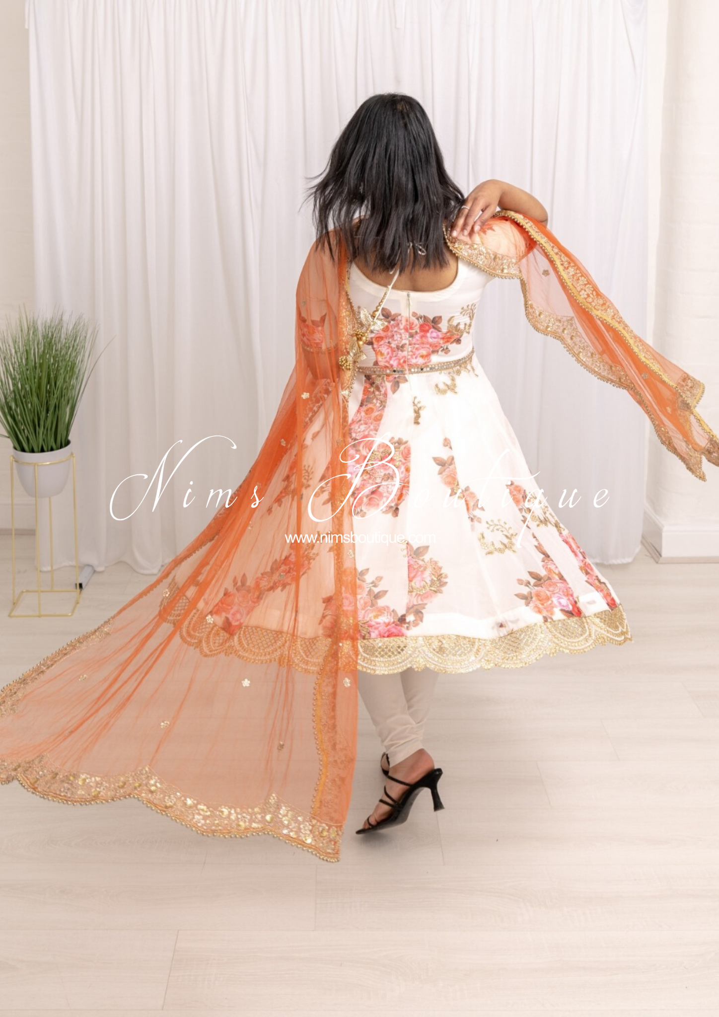 Buy Anarkali Dress & Anarkali Suit Online for Women at Best Price