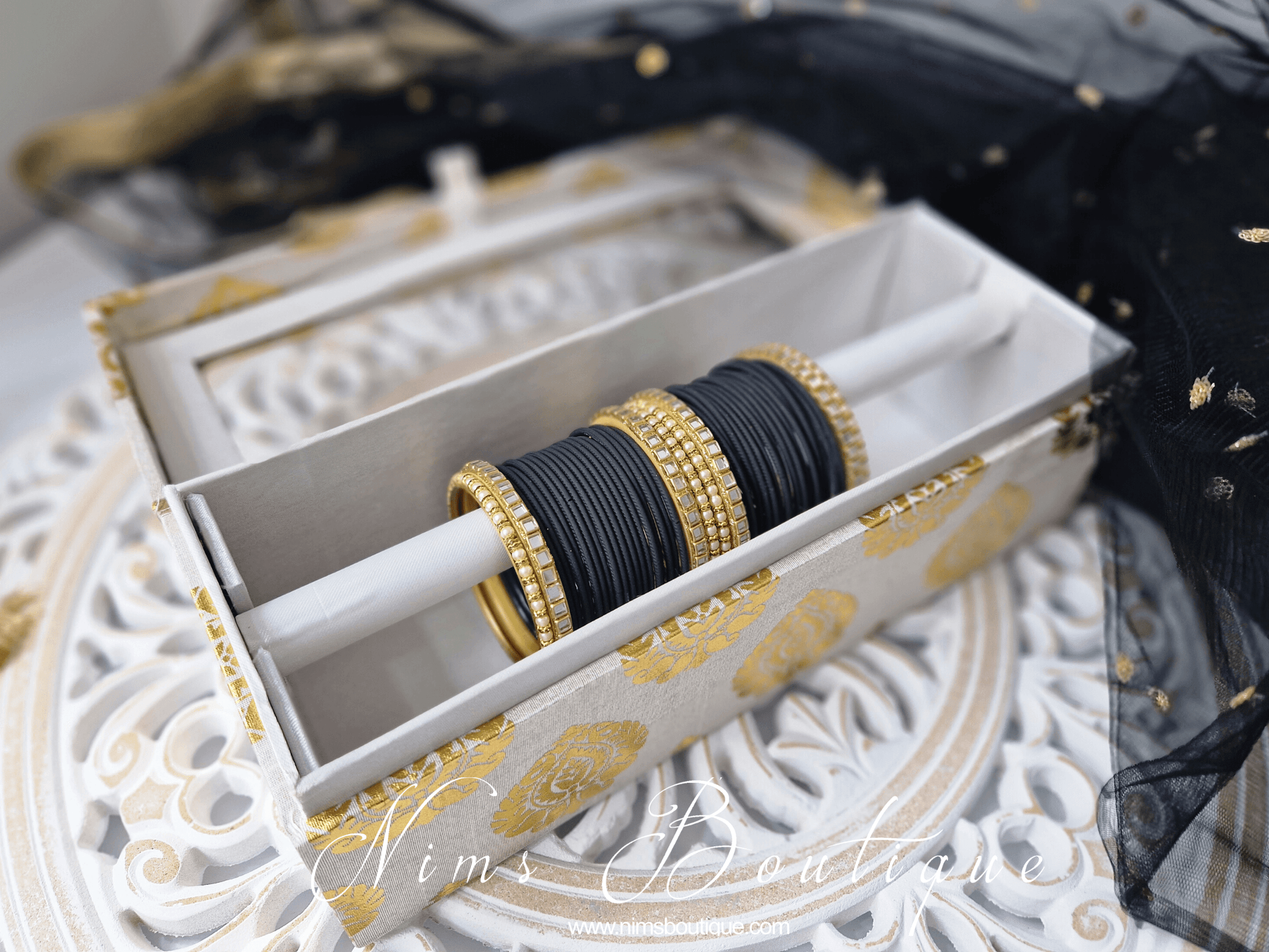 Nims Boutique Black & Kundan Set of Bangles BN