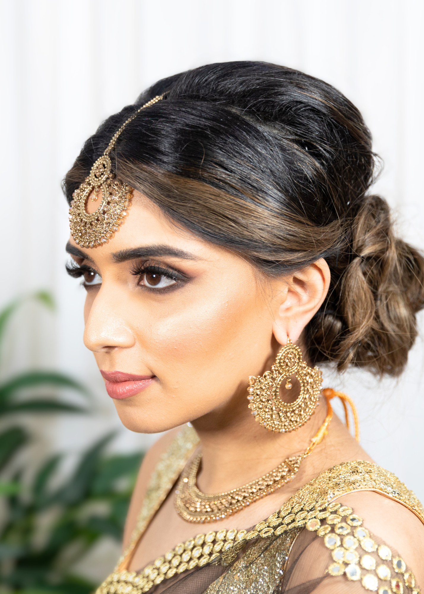 Royal Gold Stone Chand Tikka Set