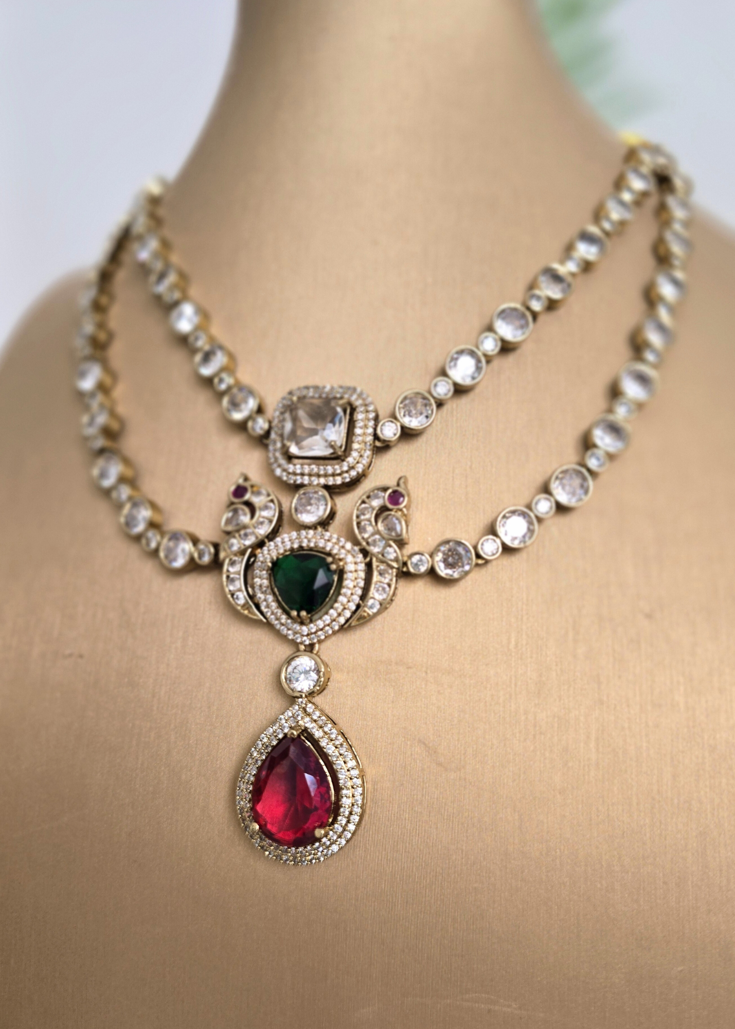 Geeta Red Green Stone Jewellery Set