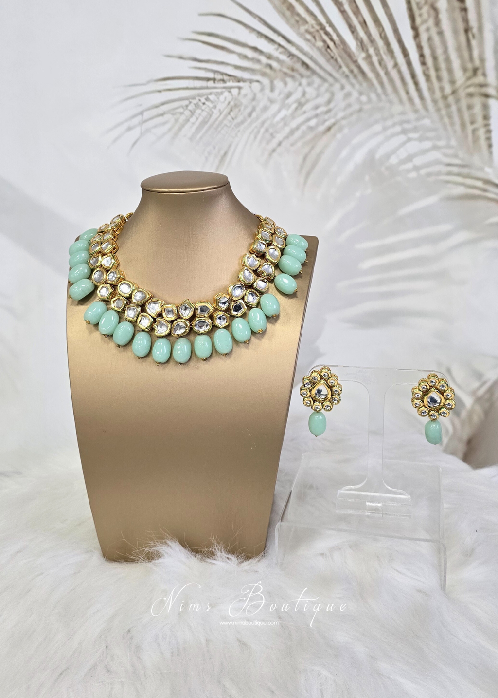 Mint Akira Kundan Set (slight fault)