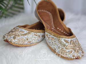 Ivory Embellished Leather Punjabi Juttis