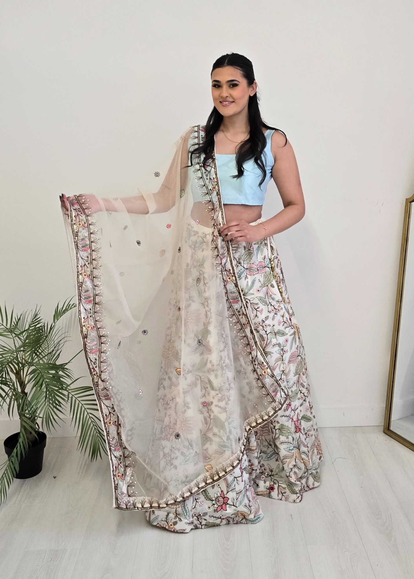 Sarika Luxury White Organza Embroidered Dupatta/Chunni