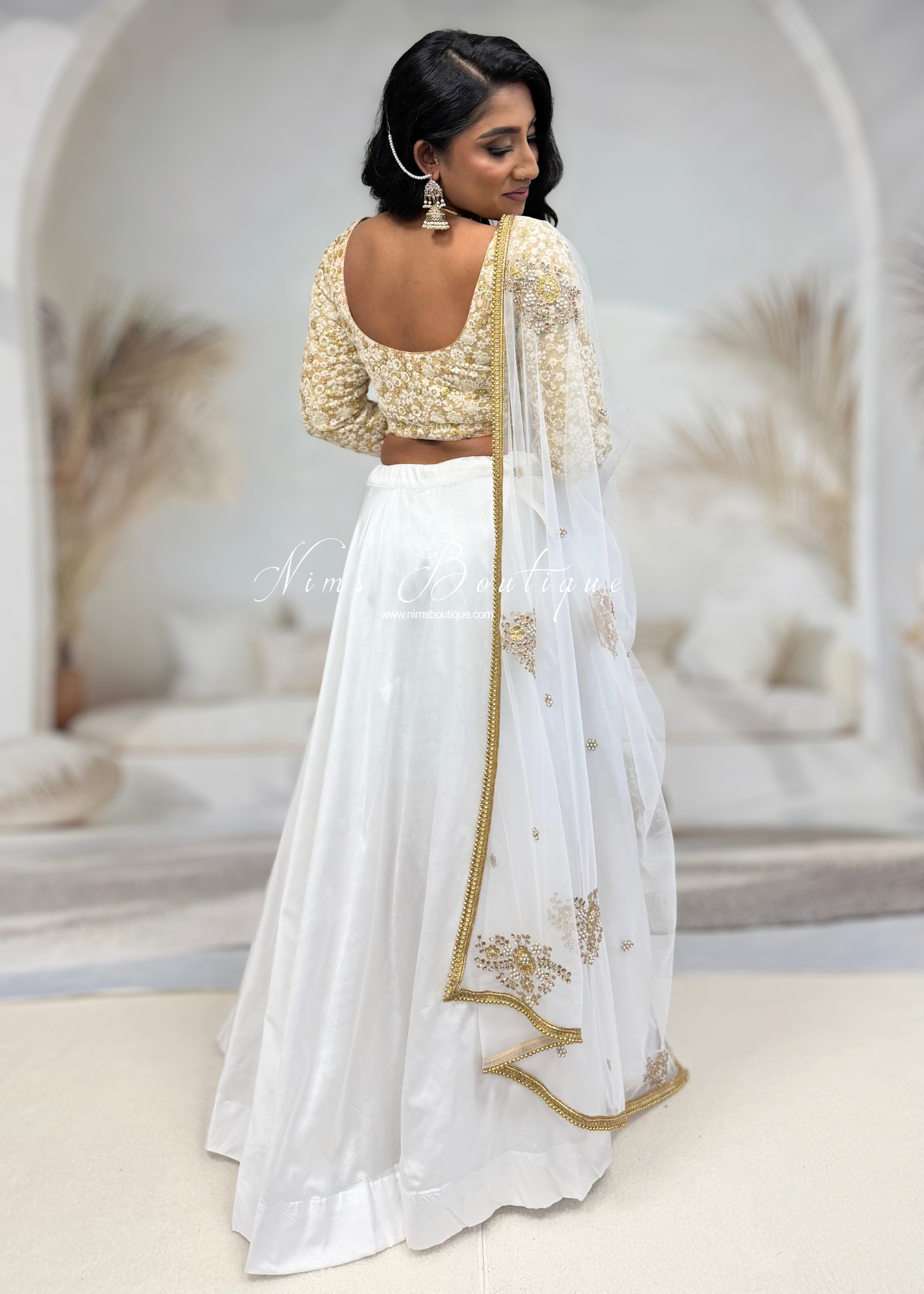 Readymade White Silk skirt/lehnga (sizes 4-22)