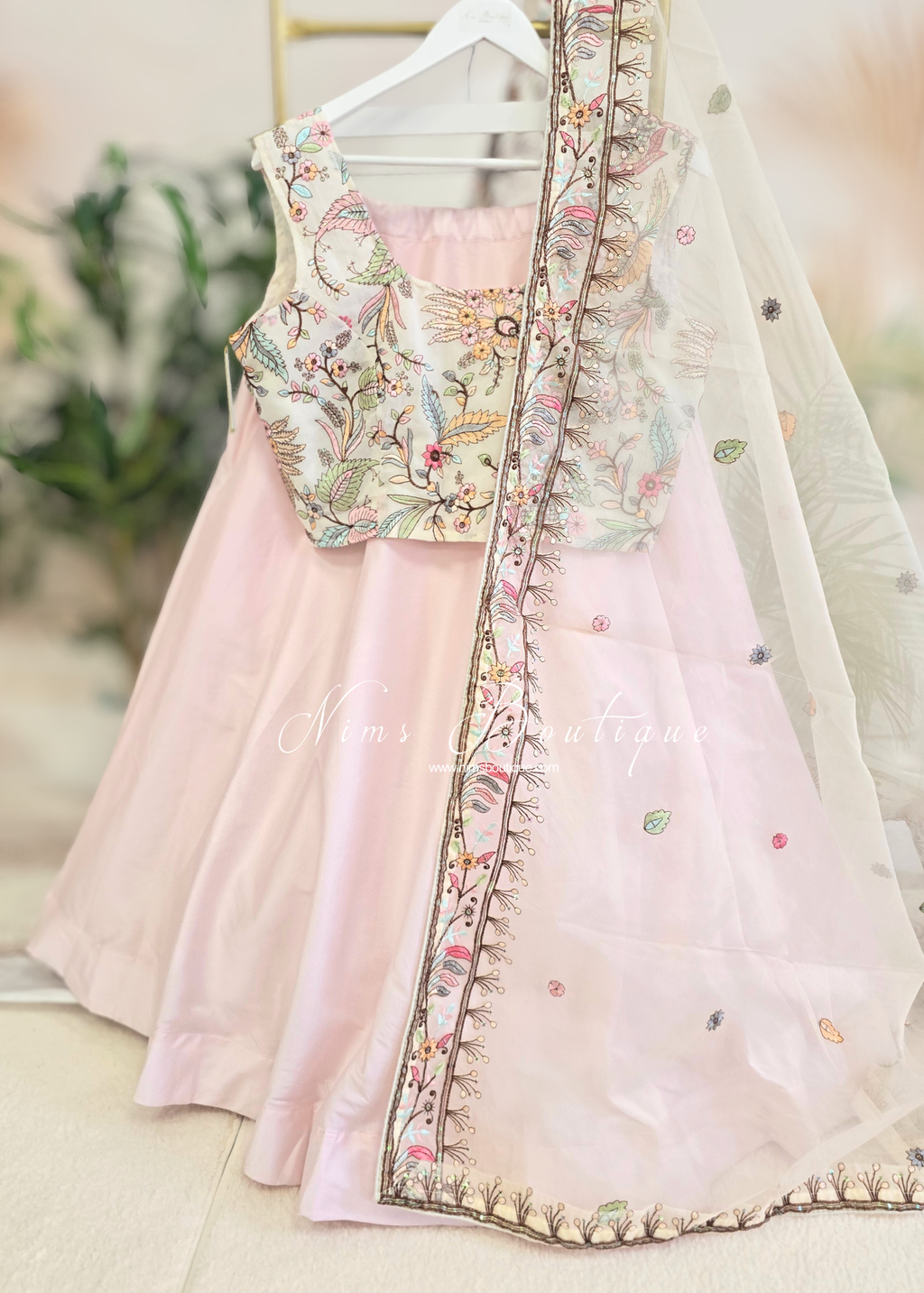 Luxury Sarika White Sleeveless Blouse (size 14-24)
