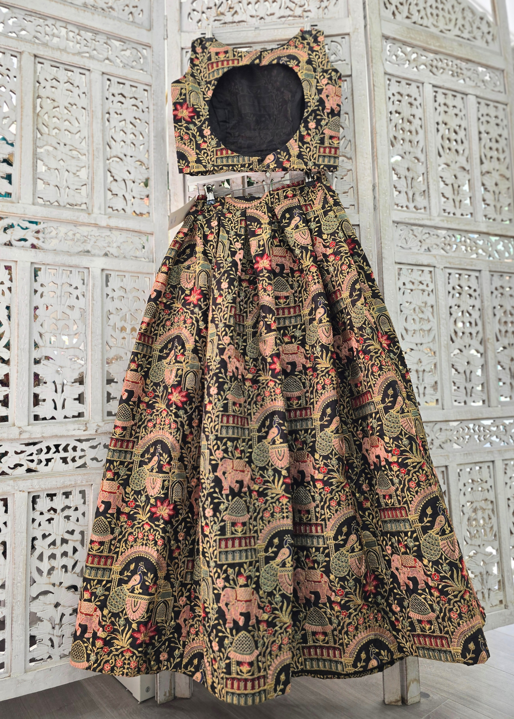 Elephant Black Embroidered Sleeveless Blouse (4-22)