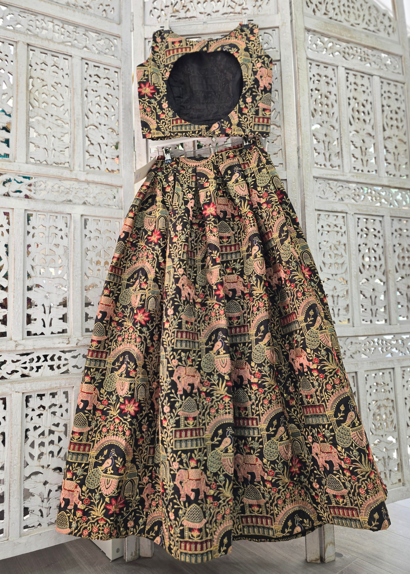 Elephant Black Embroidered Sleeveless Blouse (4-22)