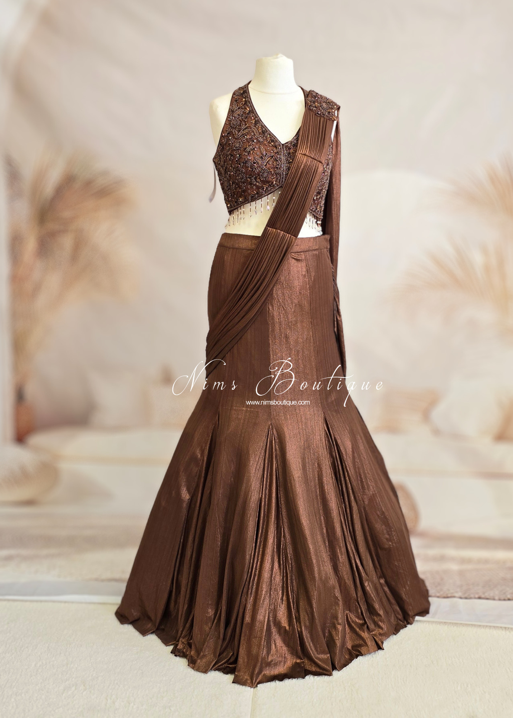 Luxury Halterneck Lehnga Sari (size 12)