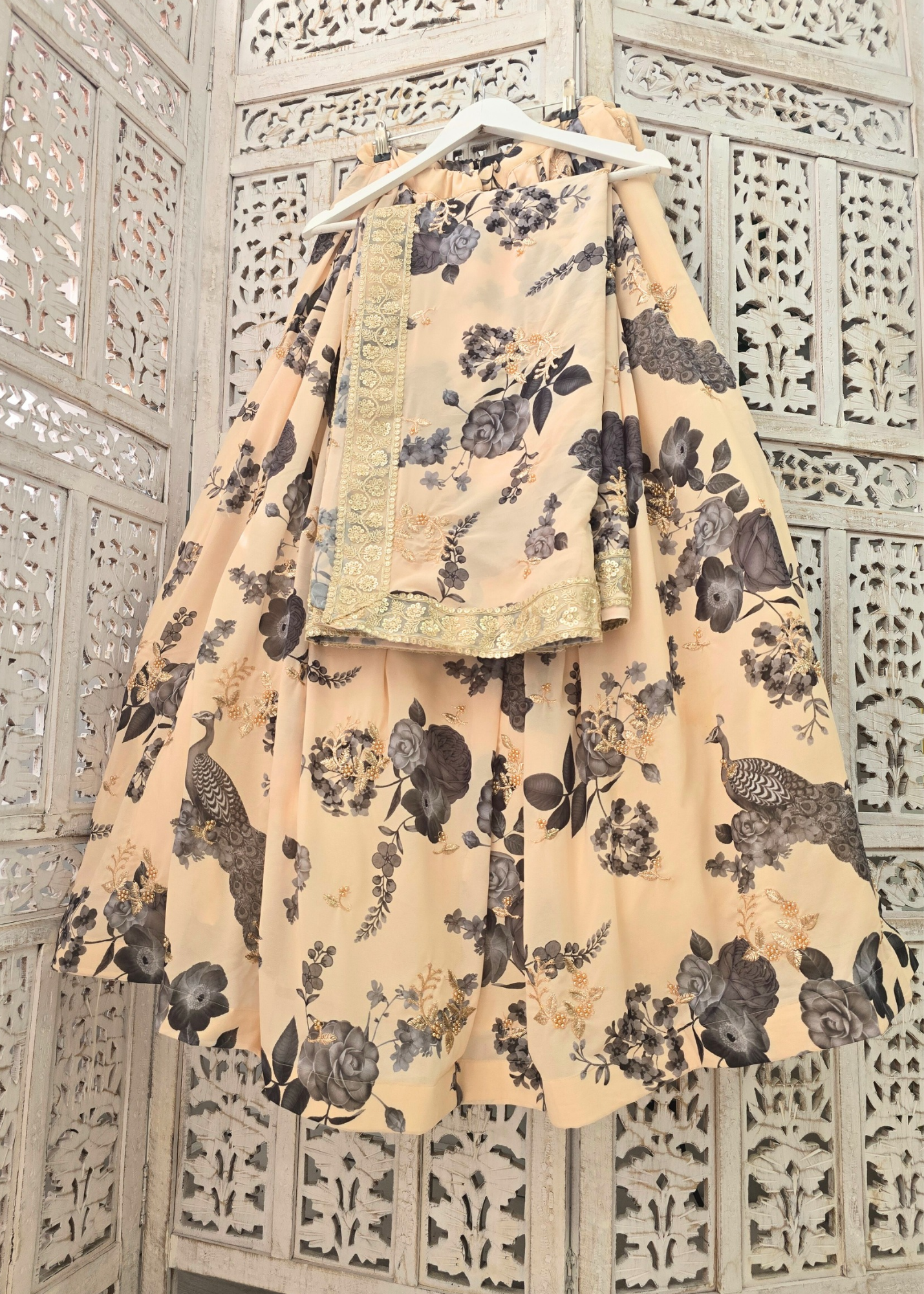 Limited Edition Cream readymade skirt/lehnga (10-12)