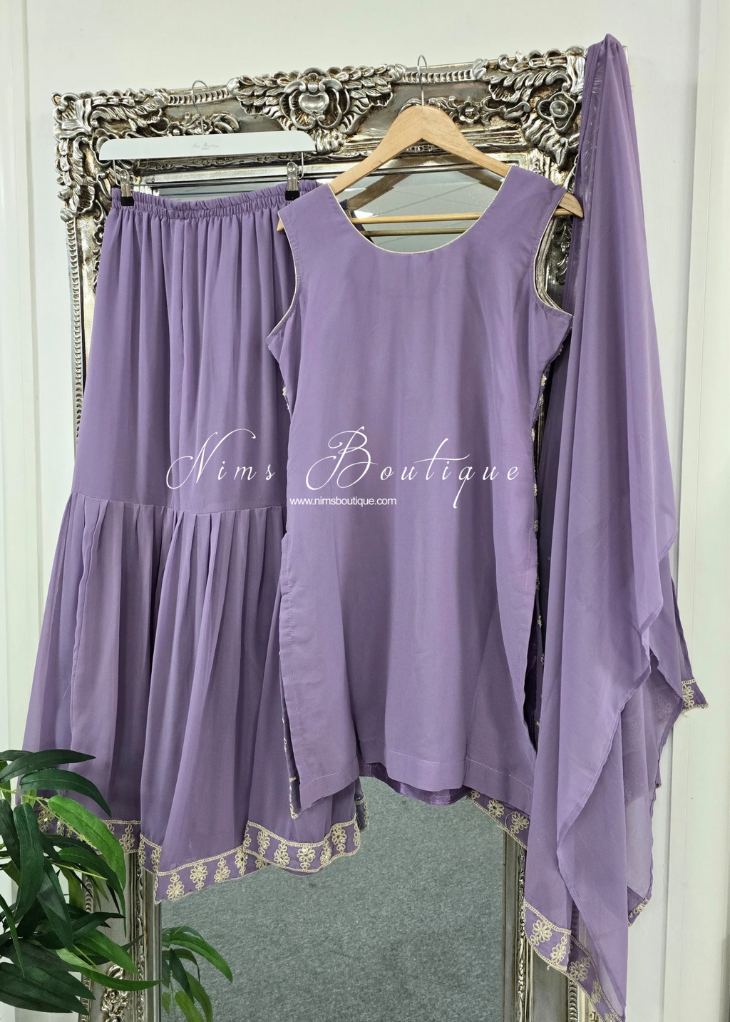 Lilac Thread Embroidered Gharara Suit (size 10-12)