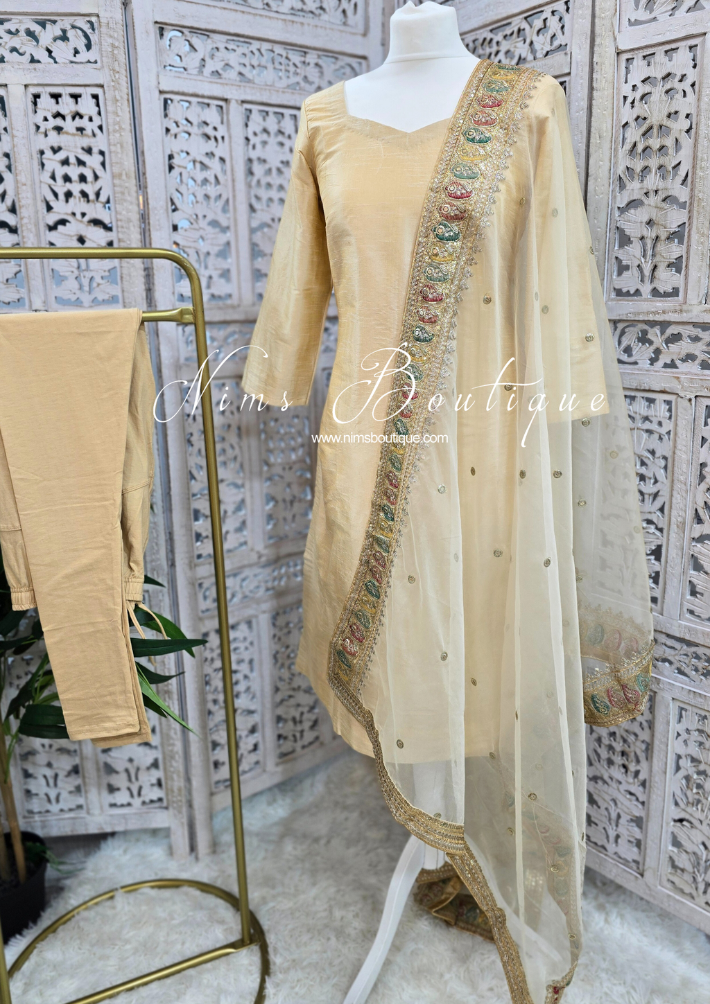 Indira Gold  Pajami Suit with sleeves (sizes 4 to 18)