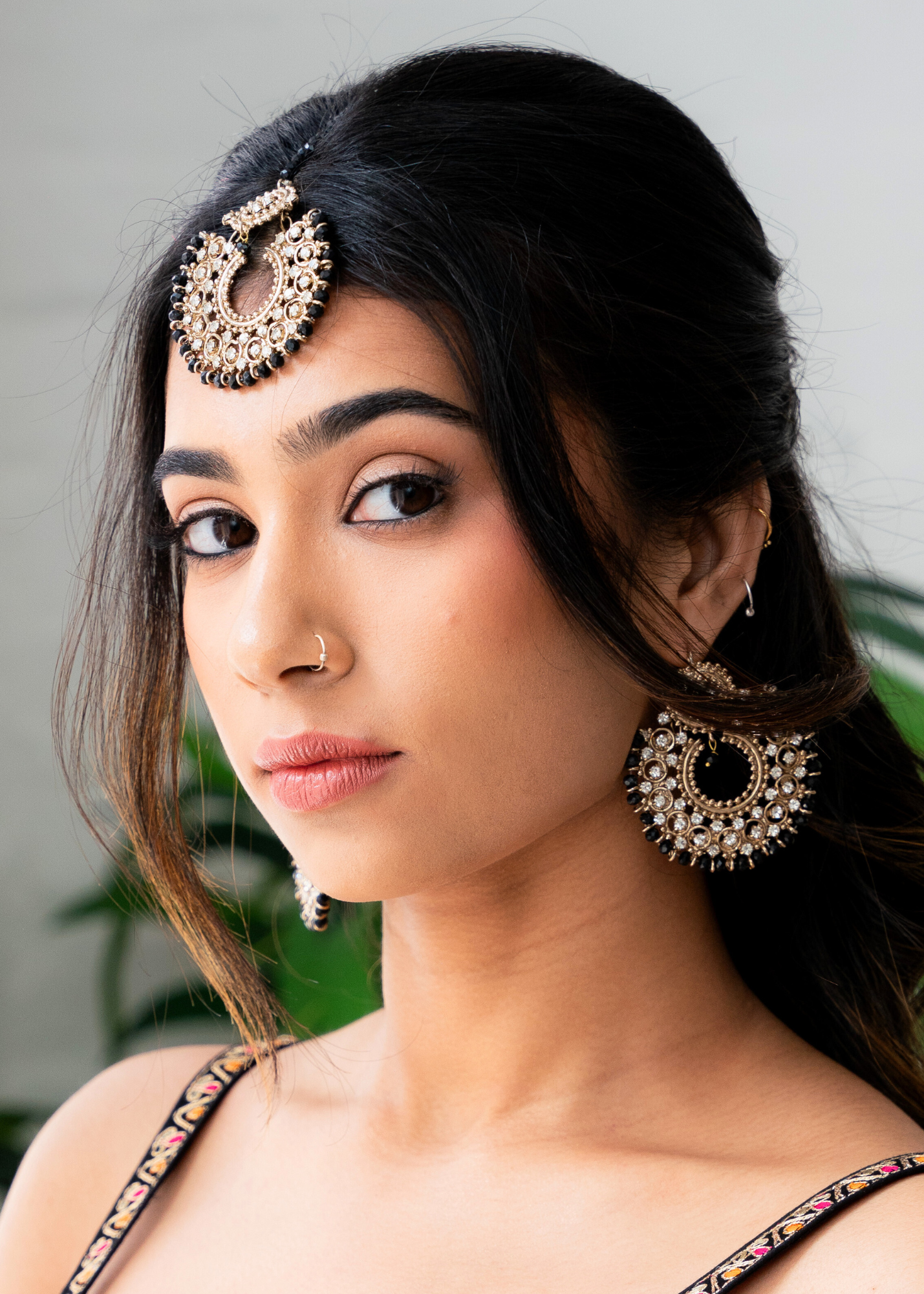 Royal Black Chand Tikka Set