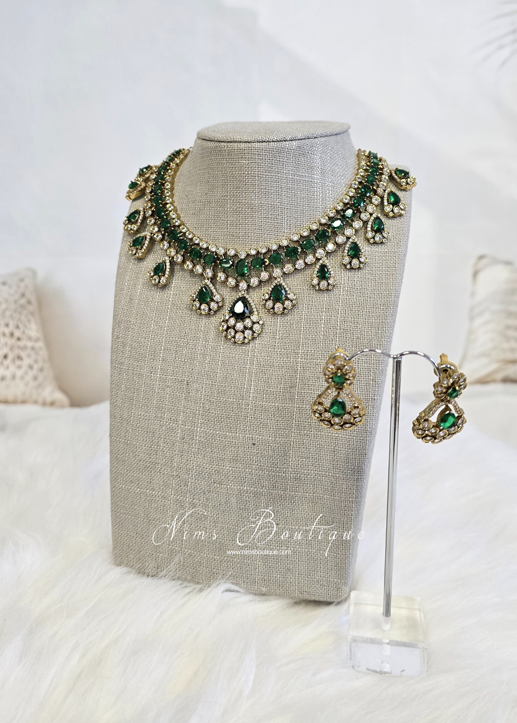 Ahana Emerald Green Stone Jewellery Set