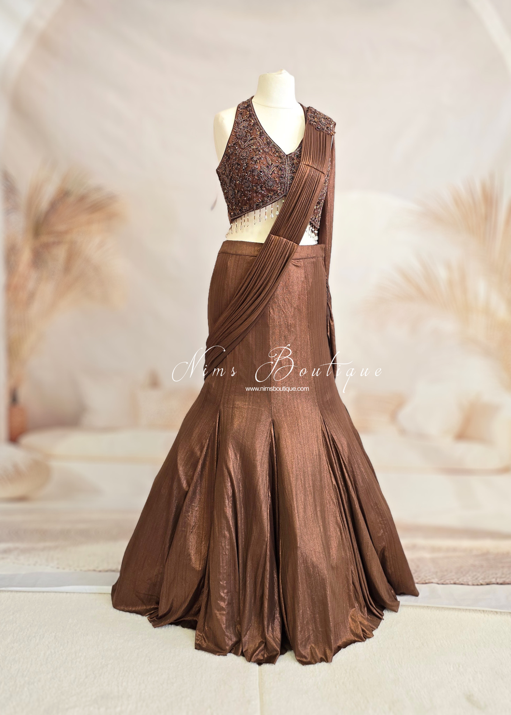Luxury Halterneck Lehnga Sari (size 12)