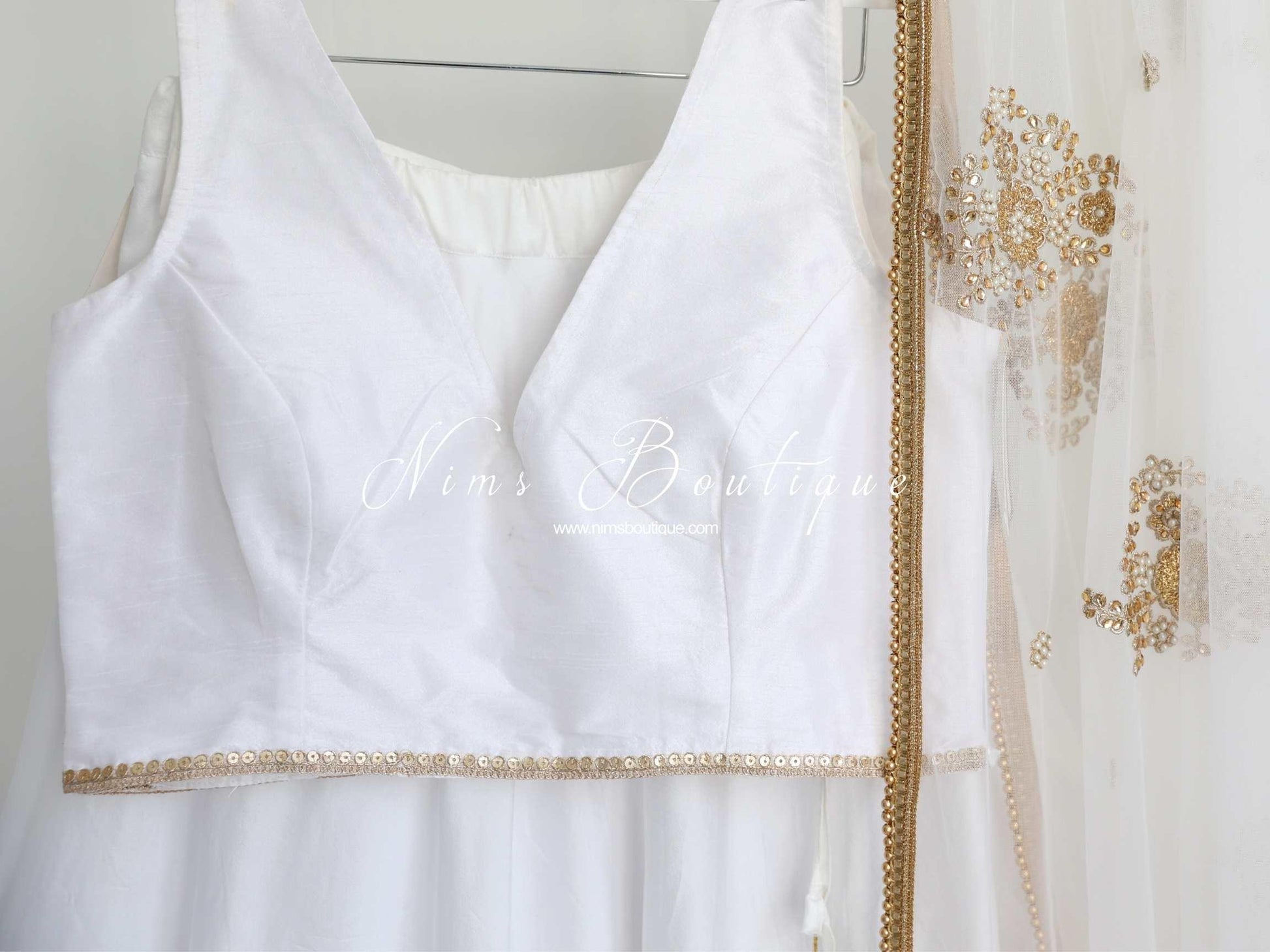 Nims Boutique Rupa White Luxury Silk V Neck Blouse size 4-16